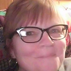 Meet your Posher, Deena